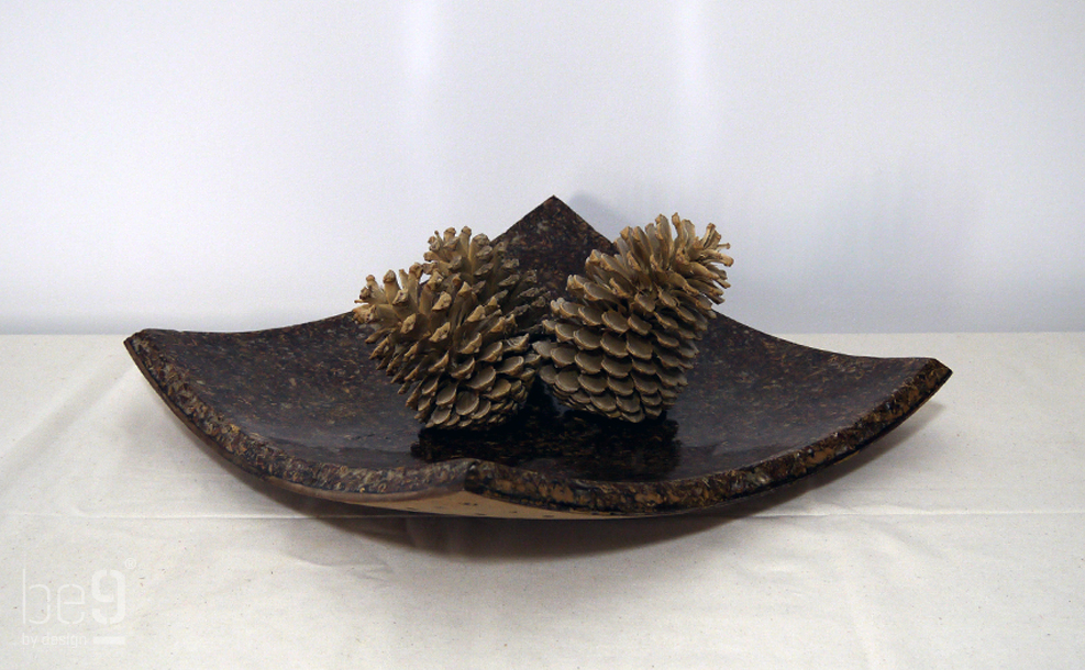 Square shaped Scots Pine chip bowl with Pinecones